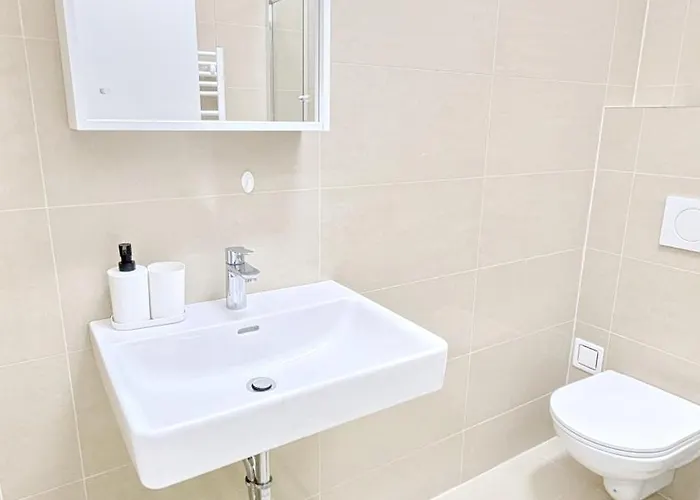 Apartman Spacious In A Lively Area *
